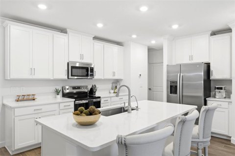 House in San Antonio, Florida 2 bedrooms, 162.3 sq.m. № 2218908 - photo 5