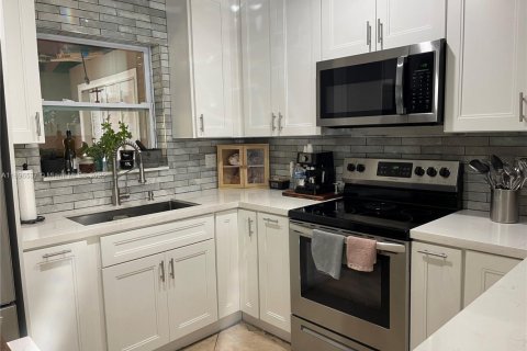 Villa ou maison à vendre à Fort Lauderdale, Floride: 4 chambres, 155.7 m2 № 1947799 - photo 8