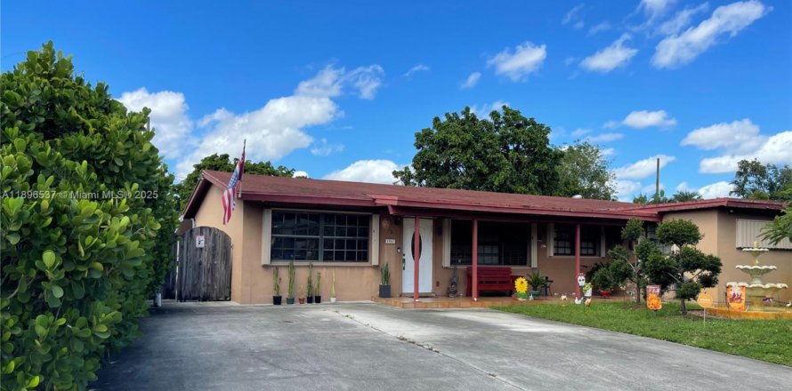 Villa ou maison à Fort Lauderdale, Floride 4 chambres, 155.7 m2 № 1947799