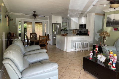Villa ou maison à vendre à Fort Lauderdale, Floride: 4 chambres, 155.7 m2 № 1947799 - photo 4