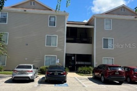 Condo in Gainesville, Florida, 4 bedrooms  № 2209139