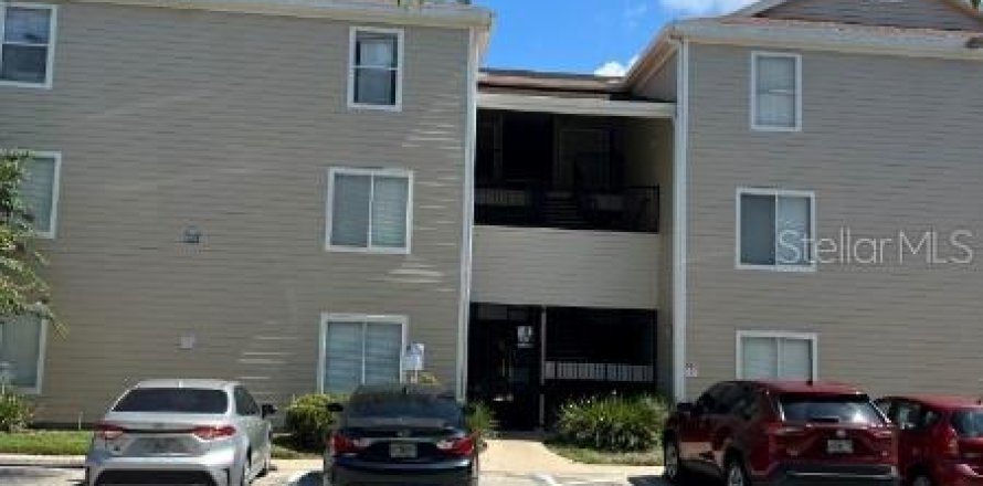 Condo in Gainesville, Florida, 4 bedrooms  № 2209139