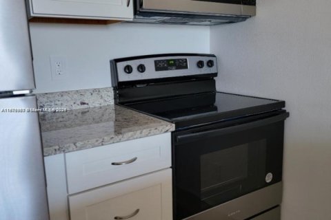 Condo in Coral Springs, Florida, 1 bedroom № 1927019 - photo 7