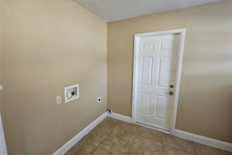 Casa en alquiler en Tampa, Florida, 4 dormitorios, 138.98 m2 № 1852766 - foto 28