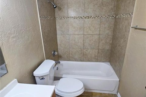 Casa en alquiler en Tampa, Florida, 4 dormitorios, 138.98 m2 № 1852766 - foto 10