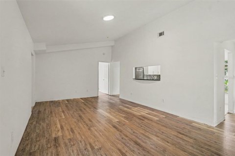 Villa ou maison à vendre à Orlando, Floride: 3 chambres, 138.24 m2 № 2219347 - photo 4
