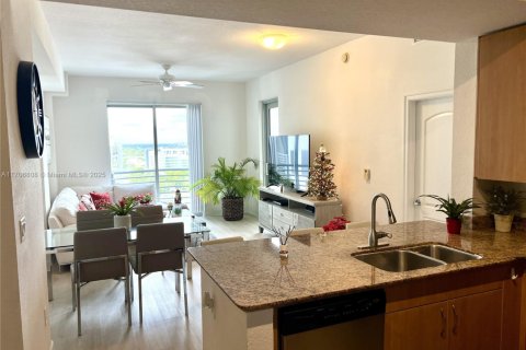 Condo in Hollywood, Florida, 2 bedrooms  № 1960681 - photo 9