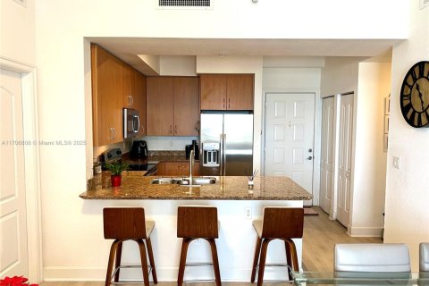 Condo in Hollywood, Florida, 2 bedrooms  № 1960681 - photo 8