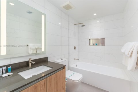 Appartement à louer à Miami, Floride: 2 chambres, 111.48 m2 № 1753481 - photo 10