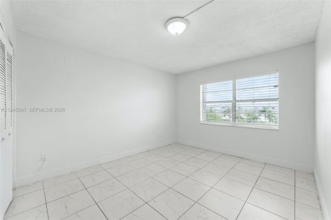 Купить кондоминиум в Майами, Флорида 2 спальни, 109.16м2, № 2002009 - фото 8