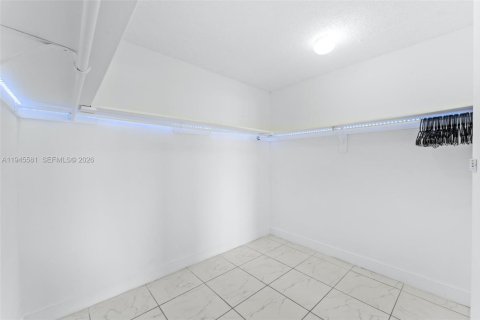 Купить кондоминиум в Майами, Флорида 2 спальни, 109.16м2, № 2002009 - фото 7