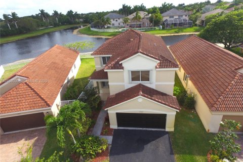 Дом в Уэстон, Флорида 4 спальни, 193.98м2 № 2066776