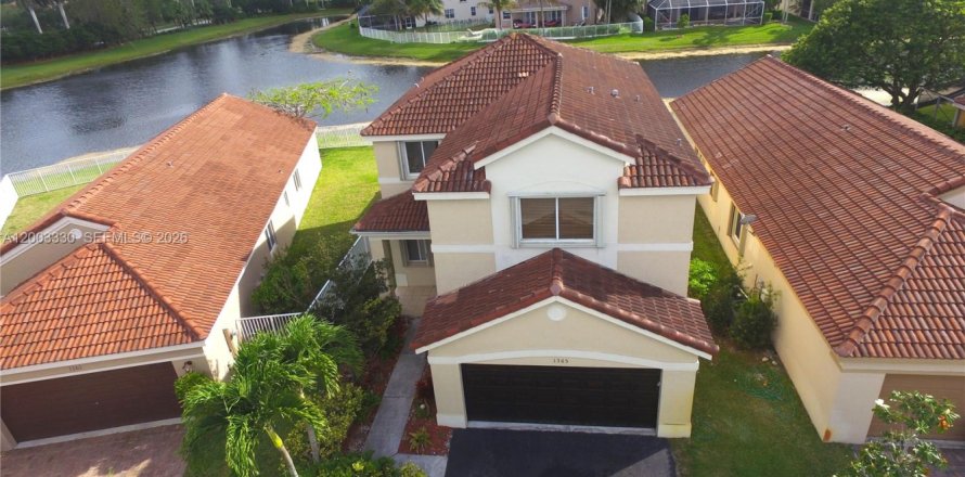 Дом в Уэстон, Флорида 4 спальни, 193.98м2 № 2066776