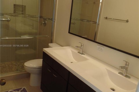 Снять в аренду виллу или дом в Уэстон, Флорида 4 спальни, 193.98м2, № 2066776 - фото 16