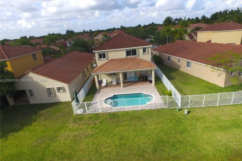 Снять в аренду виллу или дом в Уэстон, Флорида 4 спальни, 193.98м2, № 2066776 - фото 3