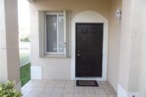Снять в аренду виллу или дом в Уэстон, Флорида 4 спальни, 193.98м2, № 2066776 - фото 6