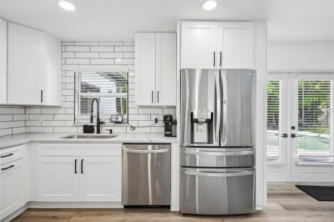 Casa en venta en Saint Petersburg, Florida, 4 dormitorios, 176.61 m2 № 2384392 - foto 14