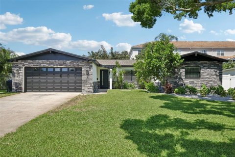 Casa en venta en Saint Petersburg, Florida, 4 dormitorios, 176.61 m2 № 2384392 - foto 2
