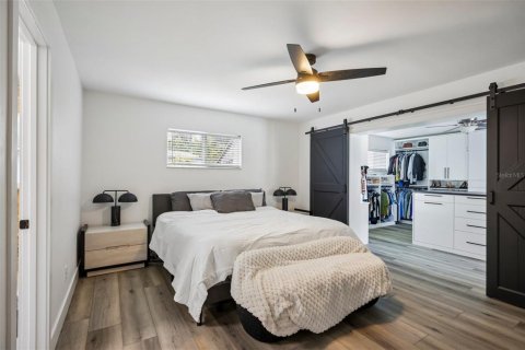 Casa en venta en Saint Petersburg, Florida, 4 dormitorios, 176.61 m2 № 2384392 - foto 18