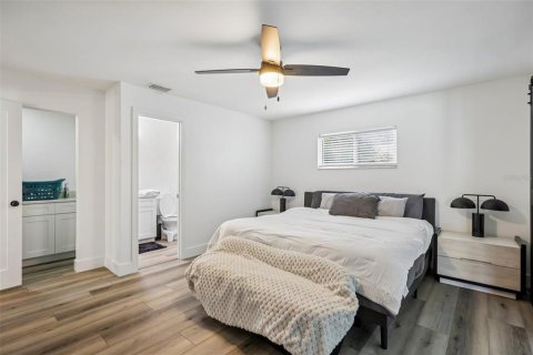 Casa en venta en Saint Petersburg, Florida, 4 dormitorios, 176.61 m2 № 2384392 - foto 16