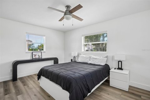 Casa en venta en Saint Petersburg, Florida, 4 dormitorios, 176.61 m2 № 2384392 - foto 29