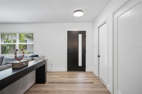 Casa en venta en Saint Petersburg, Florida, 4 dormitorios, 176.61 m2 № 2384392 - foto 5