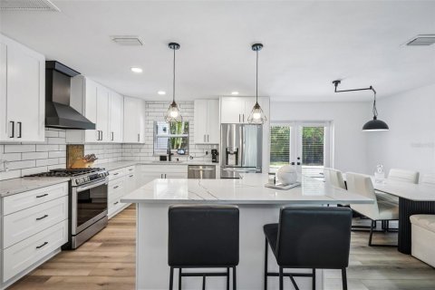 Casa en venta en Saint Petersburg, Florida, 4 dormitorios, 176.61 m2 № 2384392 - foto 12
