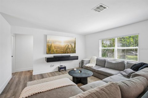 Casa en venta en Saint Petersburg, Florida, 4 dormitorios, 176.61 m2 № 2384392 - foto 7
