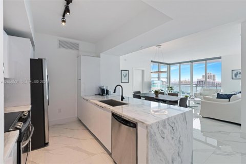 Copropriété à louer à Miami, Floride: 2 chambres, 118.73 m2 № 2155948 - photo 12