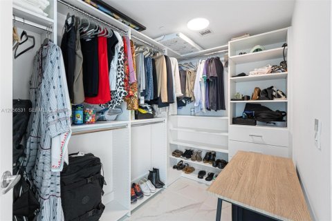 Copropriété à louer à Miami, Floride: 2 chambres, 118.73 m2 № 2155948 - photo 11