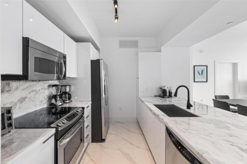 Copropriété à louer à Miami, Floride: 2 chambres, 118.73 m2 № 2155948 - photo 13