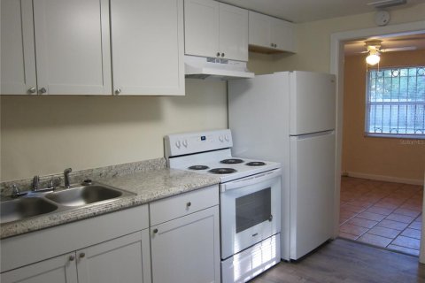 Villa ou maison à louer à Gainesville, Floride: 2 chambres, 62.43 m2 № 2405397 - photo 18