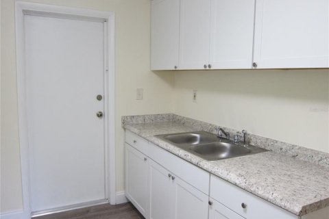 Villa ou maison à louer à Gainesville, Floride: 2 chambres, 62.43 m2 № 2405397 - photo 16