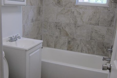 Villa ou maison à louer à Gainesville, Floride: 2 chambres, 62.43 m2 № 2405397 - photo 13