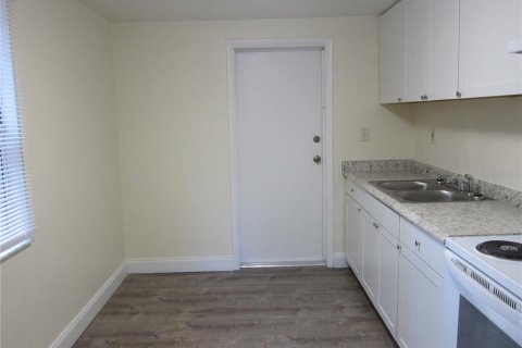 Villa ou maison à louer à Gainesville, Floride: 2 chambres, 62.43 m2 № 2405397 - photo 17