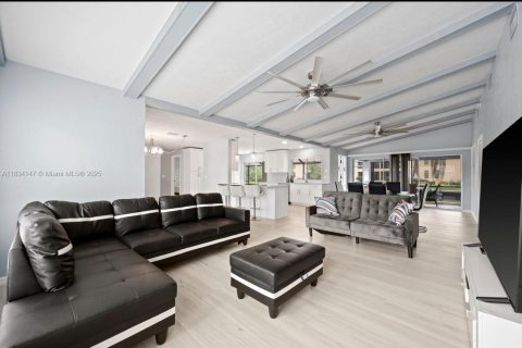 House in Cape Coral, Florida 3 bedrooms № 1814892 - photo 30