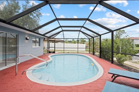 House in Cape Coral, Florida 3 bedrooms № 1814892 - photo 20