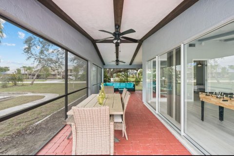 House in Cape Coral, Florida 3 bedrooms № 1814892 - photo 14