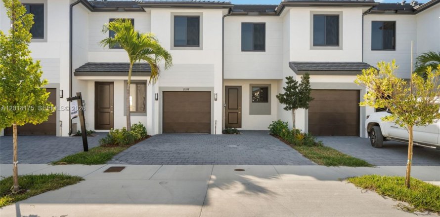 Townhouse in Homestead, Florida 3 bedrooms, 144.74 sq.m. № 2076225
