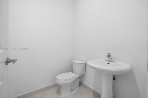 Townhouse in Homestead, Florida 3 bedrooms, 144.74 sq.m. № 2076225 - photo 3