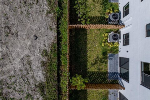Townhouse in Homestead, Florida 3 bedrooms, 144.74 sq.m. № 2076225 - photo 19