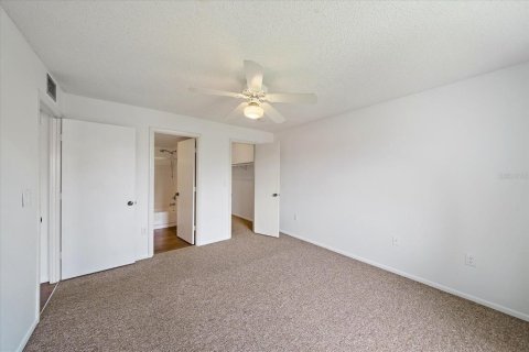 Condo in Sarasota, Florida, 2 bedrooms  № 1907555 - photo 22