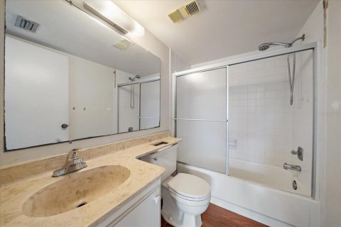 Condo in Sarasota, Florida, 2 bedrooms  № 1907555 - photo 20