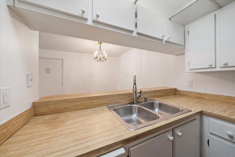 Condo in Sarasota, Florida, 2 bedrooms  № 1907555 - photo 14