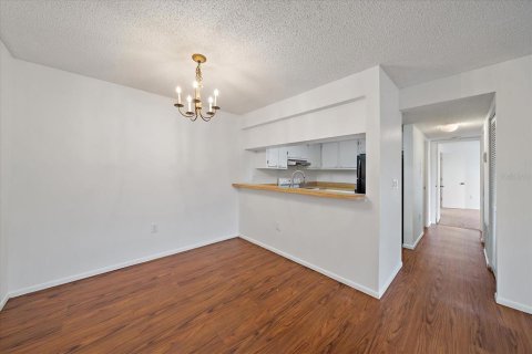 Condo in Sarasota, Florida, 2 bedrooms  № 1907555 - photo 12