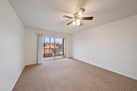 Condo in Sarasota, Florida, 2 bedrooms  № 1907555 - photo 8