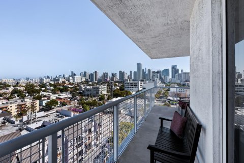 Купить кондоминиум в Майами, Флорида 2 спальни, 82.96м2, № 1972750 - фото 2