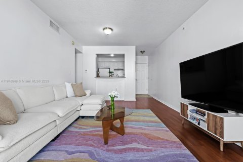 Купить кондоминиум в Майами, Флорида 2 спальни, 82.96м2, № 1972750 - фото 7