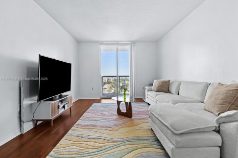 Купить кондоминиум в Майами, Флорида 2 спальни, 82.96м2, № 1972750 - фото 1