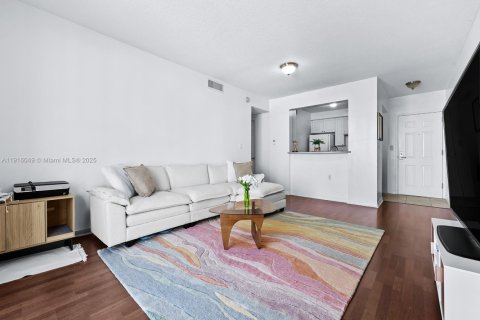 Купить кондоминиум в Майами, Флорида 2 спальни, 82.96м2, № 1972750 - фото 5